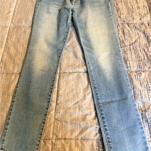 American Eagle Low Rise Jegging Jeans - Light Wash - Size 8 Short